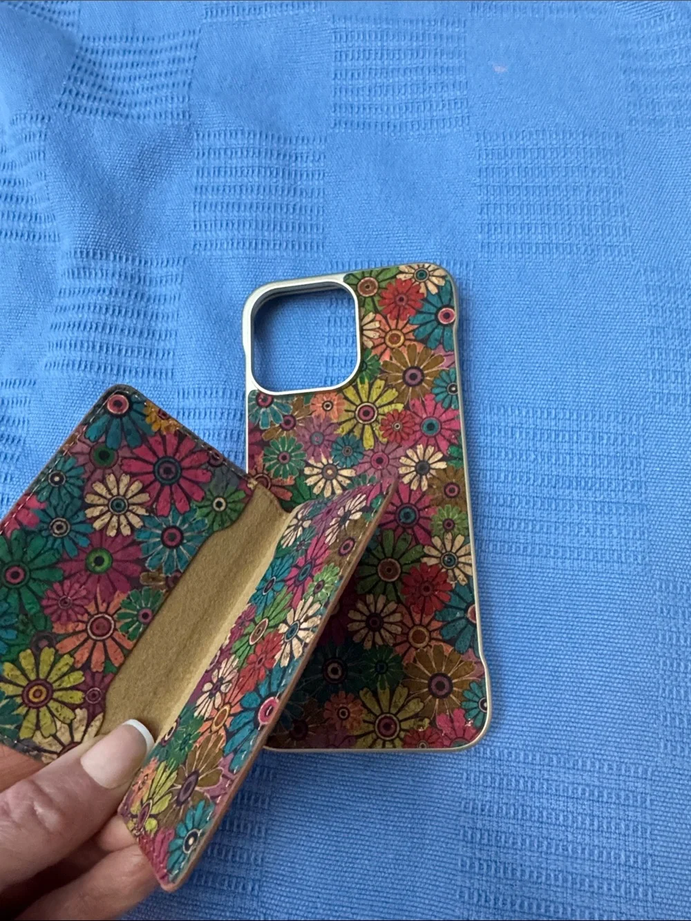 IPHONE 15Pro Max Floral Green Magnetic Card Holder Phone Case